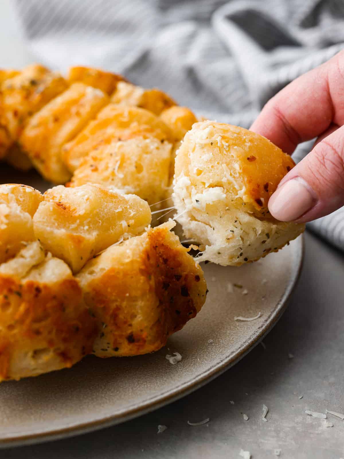 Garlic Parmesan Pull-Apart Bread