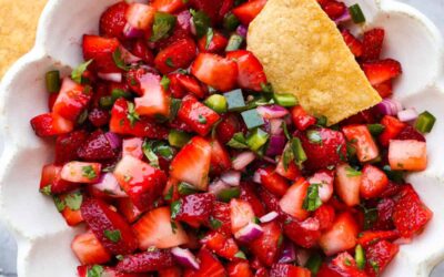 Strawberry Salsa (5 Ingredients)